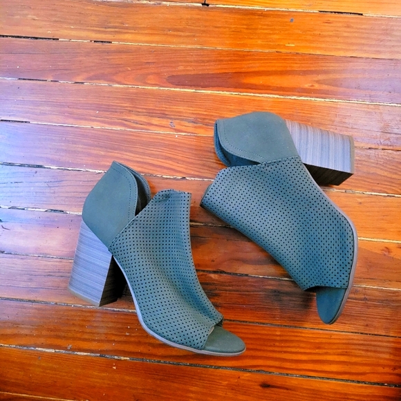 Charlotte Russe Shoes - Charlotte Russe olive colored shoe bootie, 10